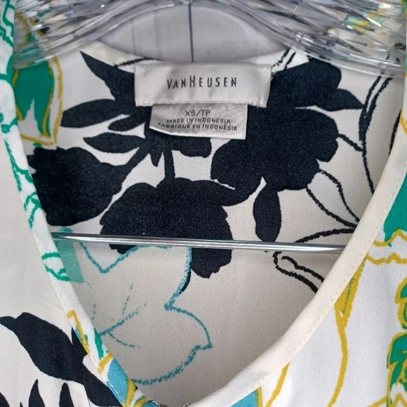 VanHeusen sleeveless floral top - Picture 2 of 8